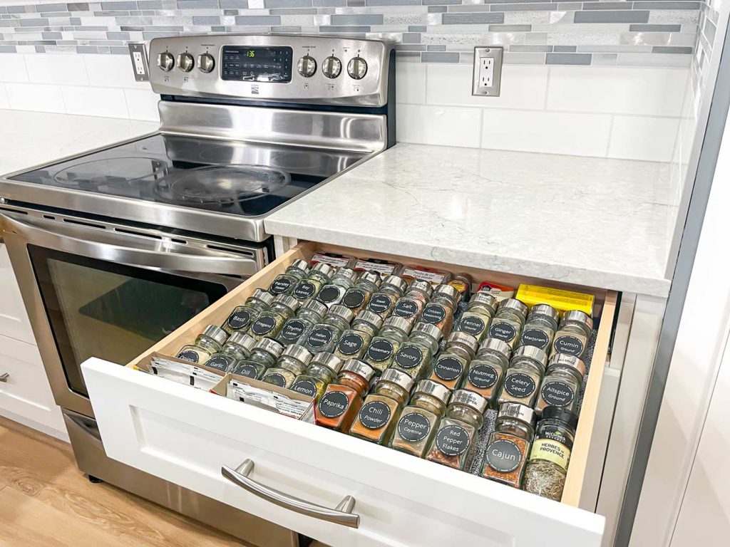 5 Quick and Easy Steps for Kitchen Organization 7 676296827ee46935b906866f 62f621c788944050851744f5 4 Maximize Kitchen Storage P2