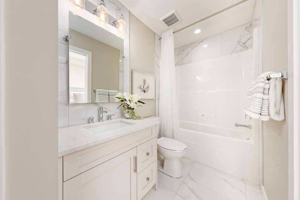 67629722eb20ee83da0b1b21 62ea65837007252b6030035e Undermount sink 26 Single hole Faucets