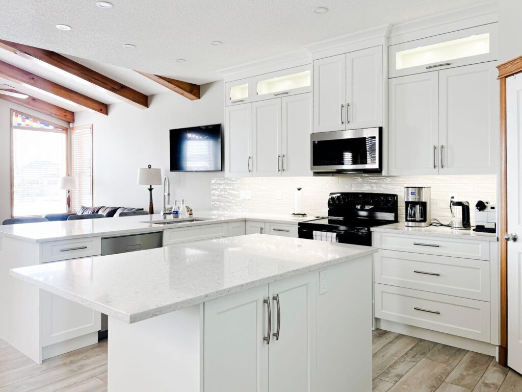 How To Clean Kitchen Cabinets: Essential Tips 1 677d066f0afa952a24329bf2 AD 4nXf4LQtlT5SC9p9stcgsuPTan0MzcZ9upeTsrVxzZHhKDuaZfMuregiWV6U4tU7nXq7eFs5xuDgXEyCI9 idRfrqfgkN8QdUWhiPjN0HDnH8mFDUqMZ9S1QmsvN6cYiRSzTsoYw6DynEDOoJrHaWuEc