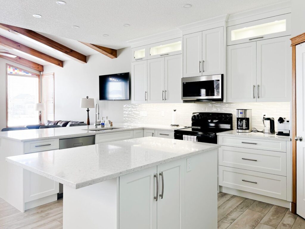 How To Clean Kitchen Cabinets: Essential Tips 5 677d0670dd47acd0e9fc2b80 AD 4nXdLCCUyMPI0iBHEe9g0N6032Xz 4ela1OzlTsw49ko2JmfqOtKzXwCj5LIr5f9XX72cAv 1fYz74Rvs9 GW5MmumSC1g1Xf7Cx1m8hkX WabUnSmvQyoV8OqhNlM4TsACzdyLdjRt6LoKEFATR0Rg