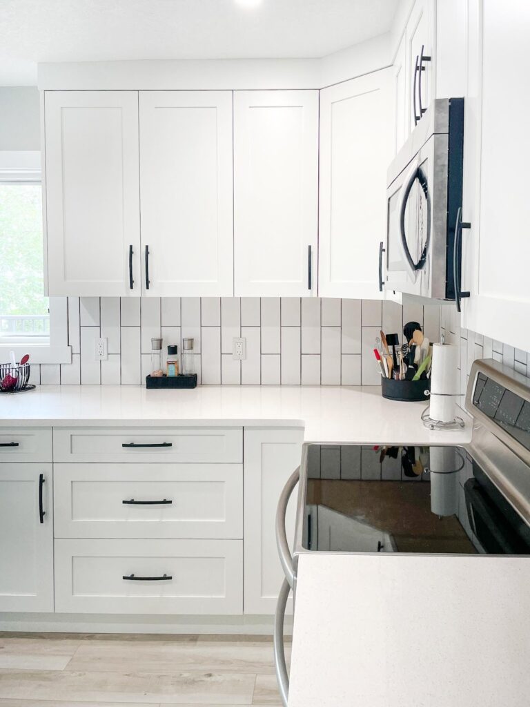 Small Kitchen Storage Solutions: Tips And Tricks 4 67970660fc1d0a27a03b8bc1 AD 4nXe LBaqGNLAWQwiM9q1mCF65wPeIoK0WG8qy hst SRsxe0XGT4j85ijN p7BTrz4RruXF4dmi7JZErPBP4QKytCiZ3HRLOXWwFqpELpKhI3j9y qab5NyutKhfG7asFlnp69LThB5UcRtVhJTb6o4