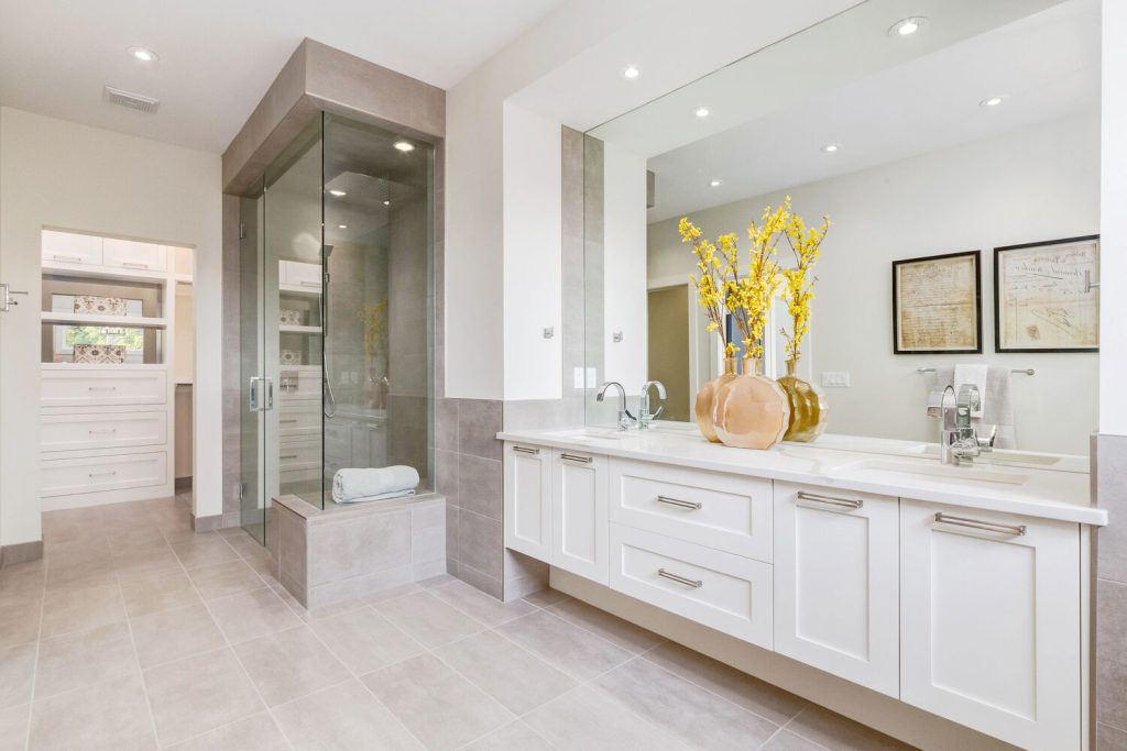 679b2928ce202ec143667e8f 63aeaab5a114f471dbfee1f4 Go Big with Mirrors