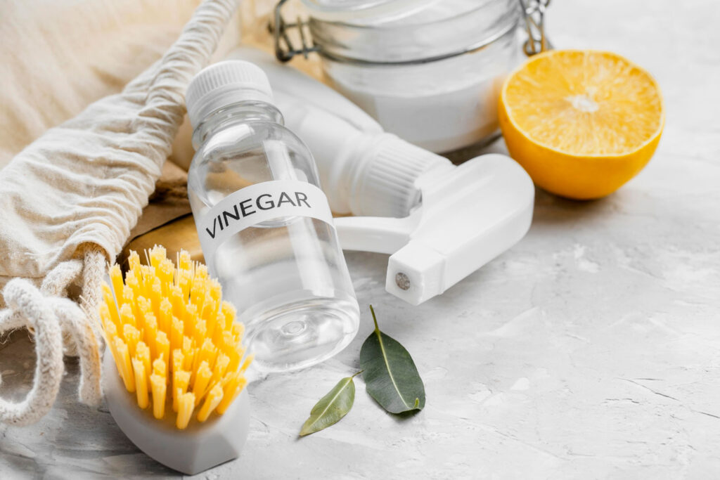 679b359003dcbf0f7e9cb80e 62a9bf11d671622b9472b7a8 white vinegar