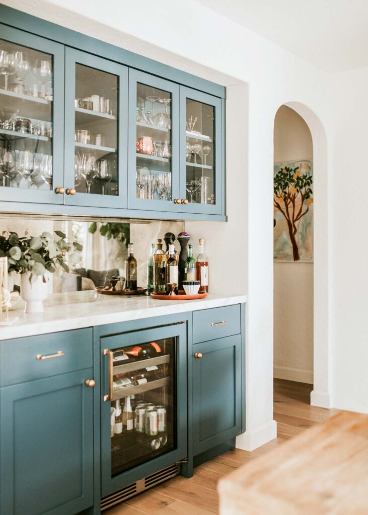 Wet Bar Cabinets vs. Dry Bar Cabinets: What's Right For Your Space? 4 image 168